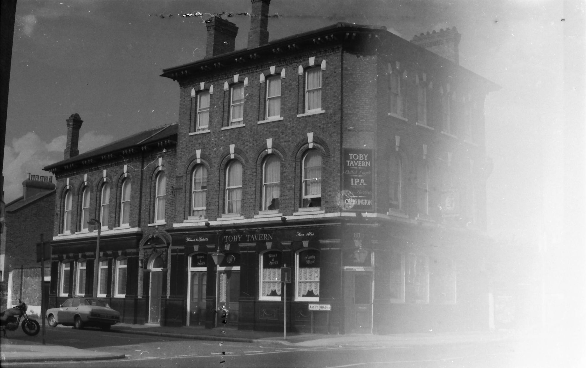Toby Tavern London E15 taken in 1987.. (Pub, External). Published on 25-11-2018