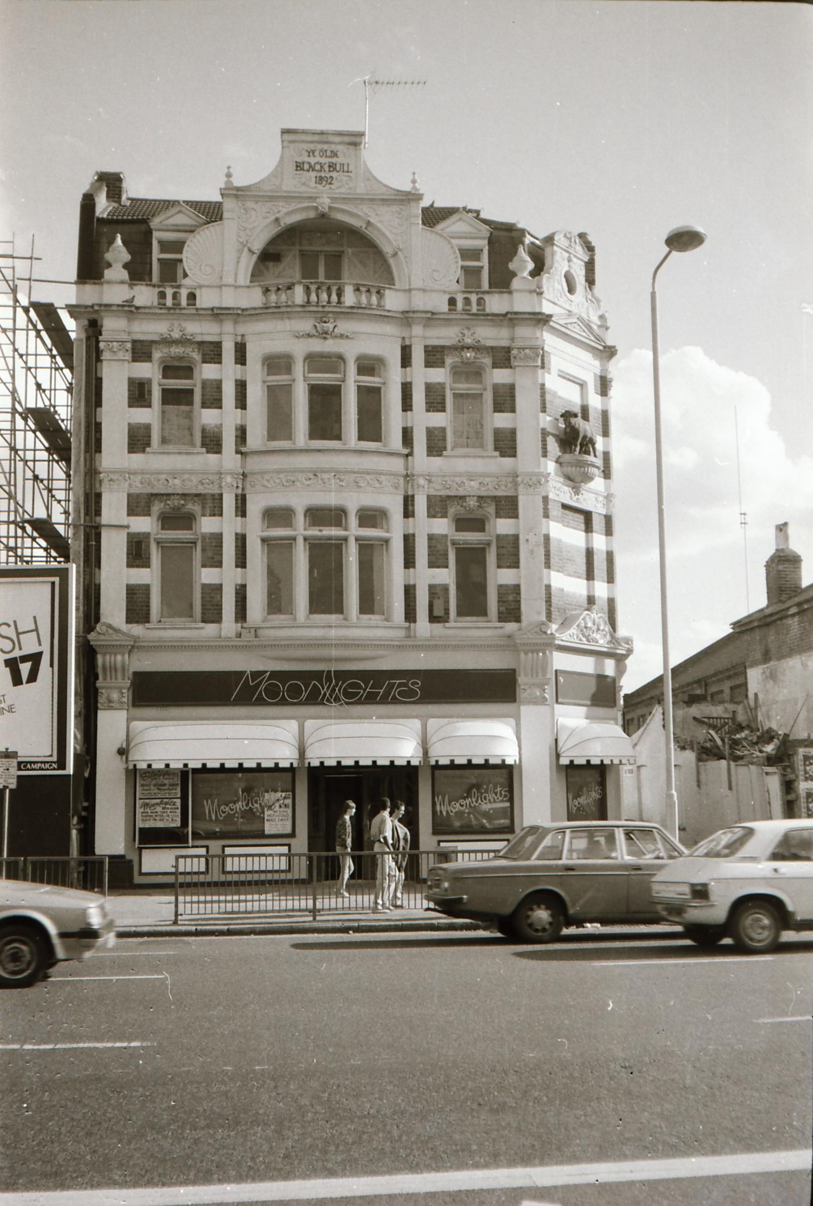 Moonlights (Black Bull) London E15 taken in 1985. (Pub, External). Published on 25-11-2018