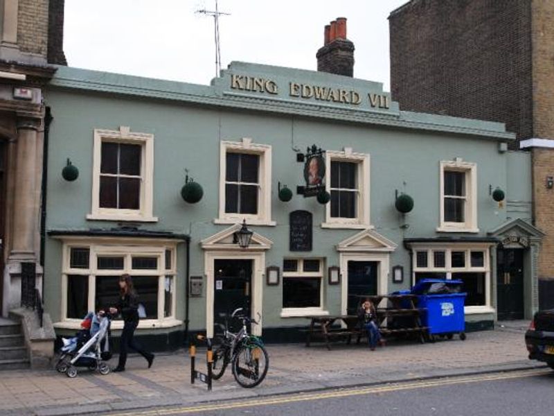 King Edwards V11 London E15. (Pub, External). Published on 10-11-2013 