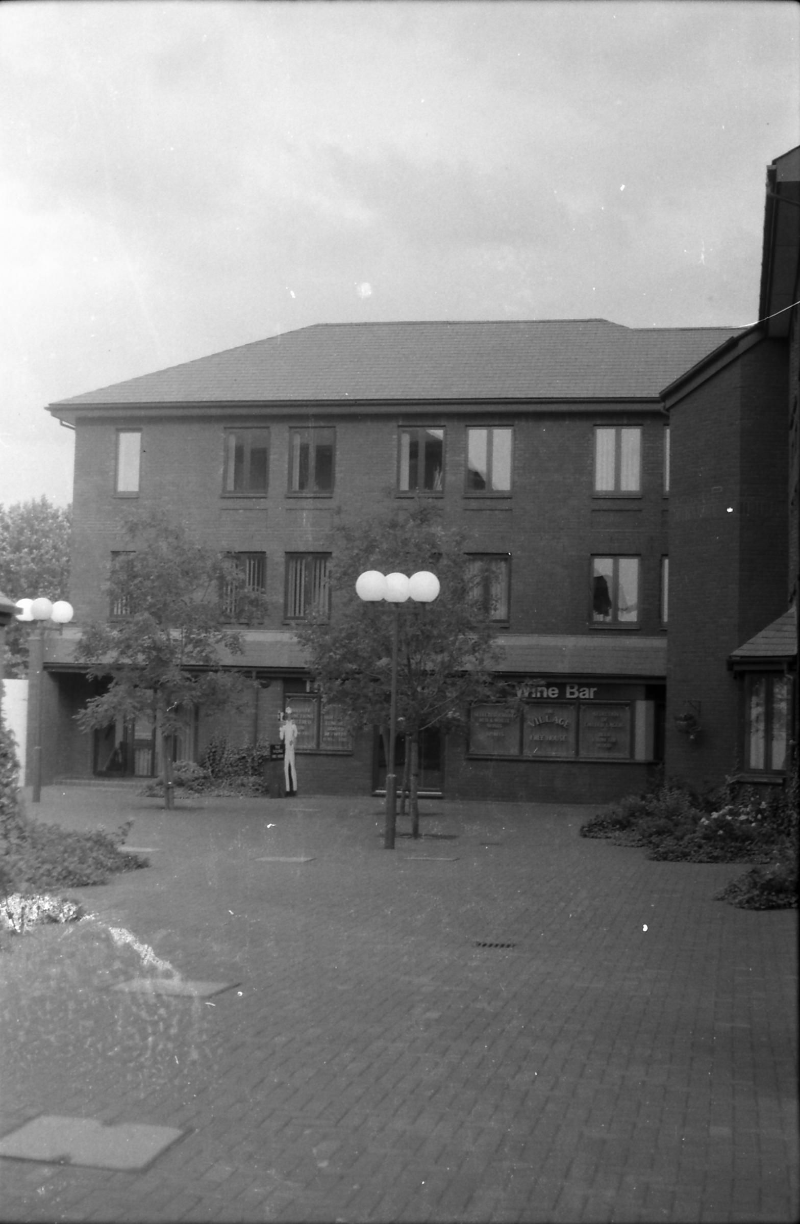 Village Wine Bar London E15 taken in 1987.. (Pub, External). Published on 25-11-2018