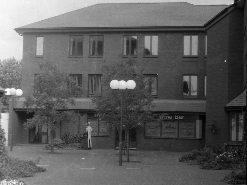 Village Wine Bar London E15 taken in 1987.. (Pub, External). Published on 25-11-2018 