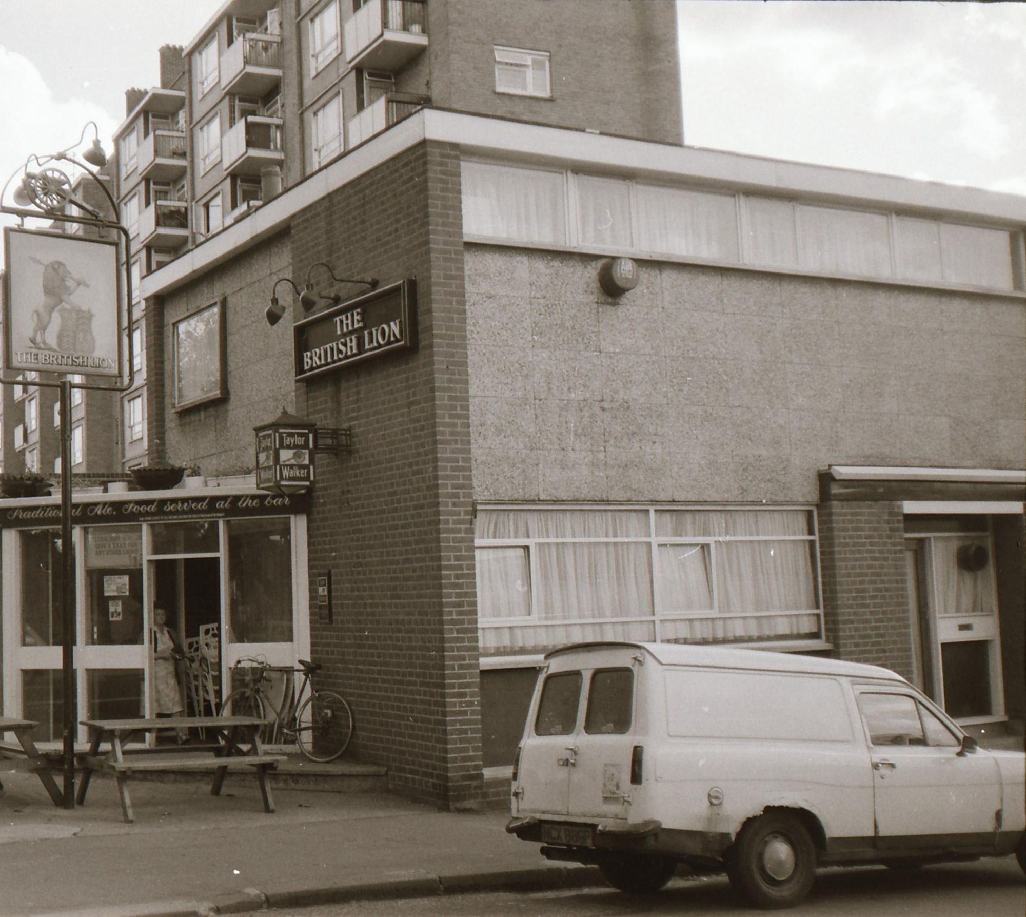 British Lion London E15 taken in 1985. (Pub, External, Key). Published on 25-11-2018