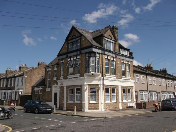 Bakers Arms London E15. (Pub, External). Published on 10-11-2013