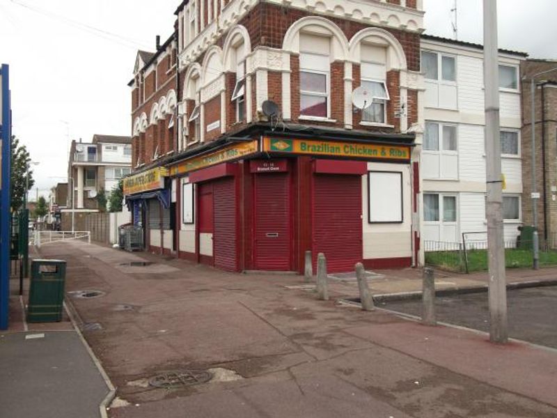 Steamship London E15 taken July 2012. (Pub, External). Published on 12-11-2013 