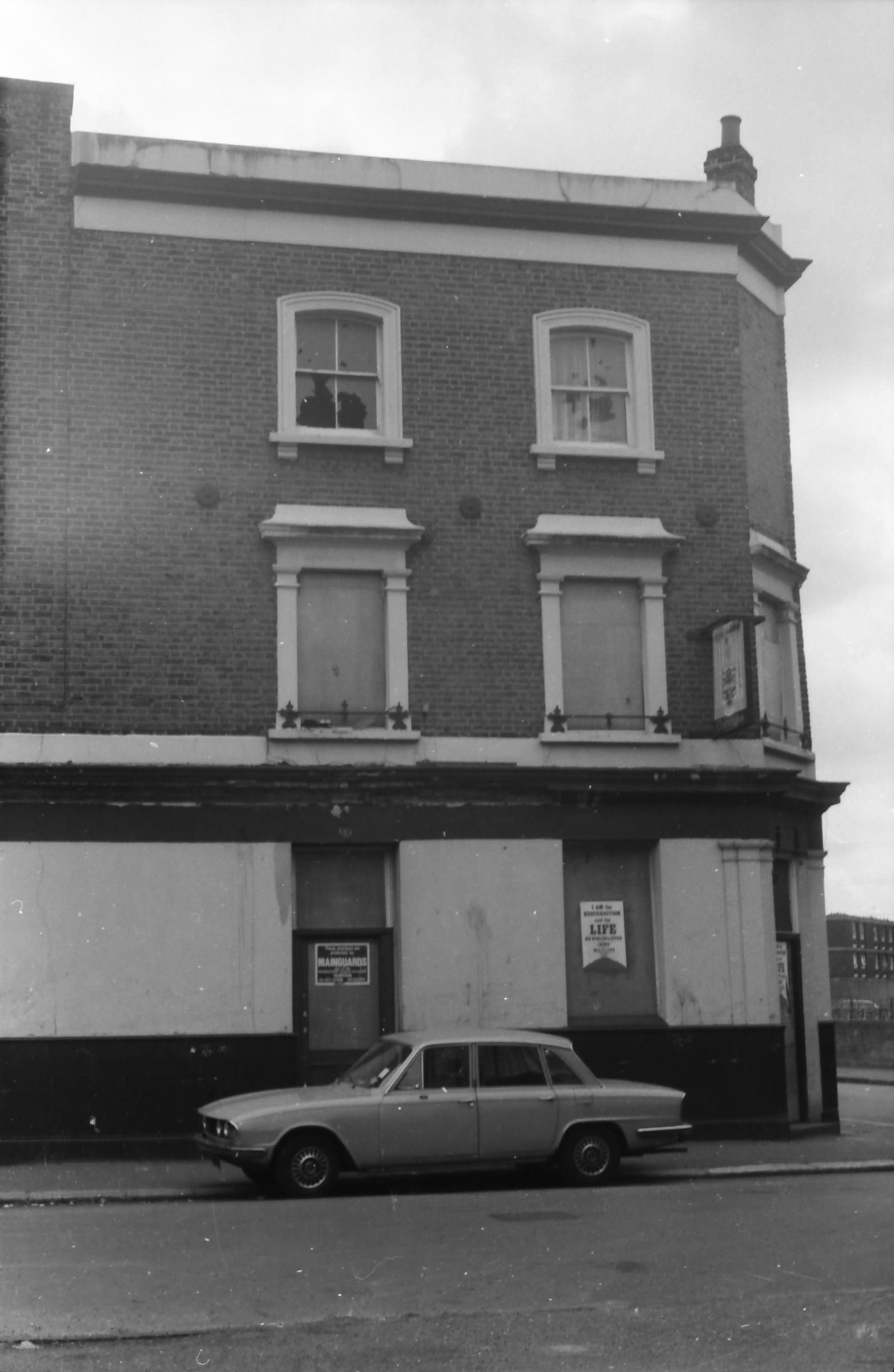 Huntingdon Arms London E16 taken in 1986.. (Pub, External, Key). Published on 09-01-2019