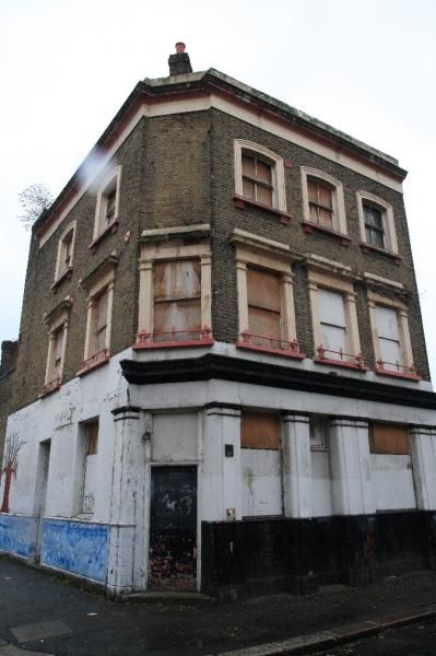 Huntingdon Arms London E16 taken Aug 2012. (Pub). Published on 02-05-2016