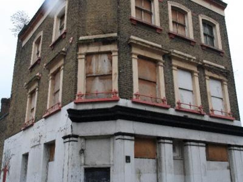 Huntingdon Arms London E16 taken Aug 2012. (Pub). Published on 02-05-2016