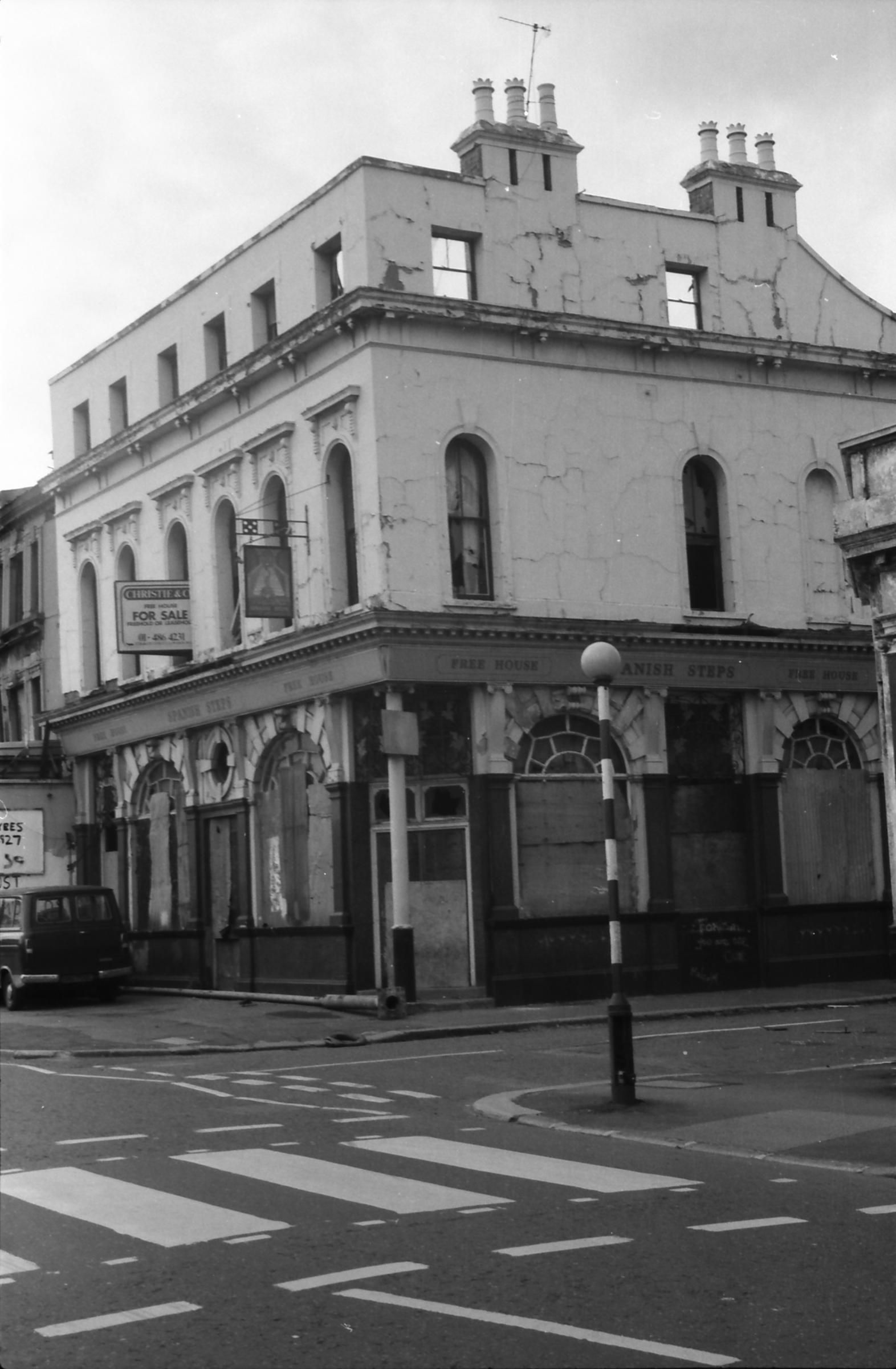 Spanish Steps London E16 taken in 1986.. (Pub, External, Key). Published on 09-01-2019