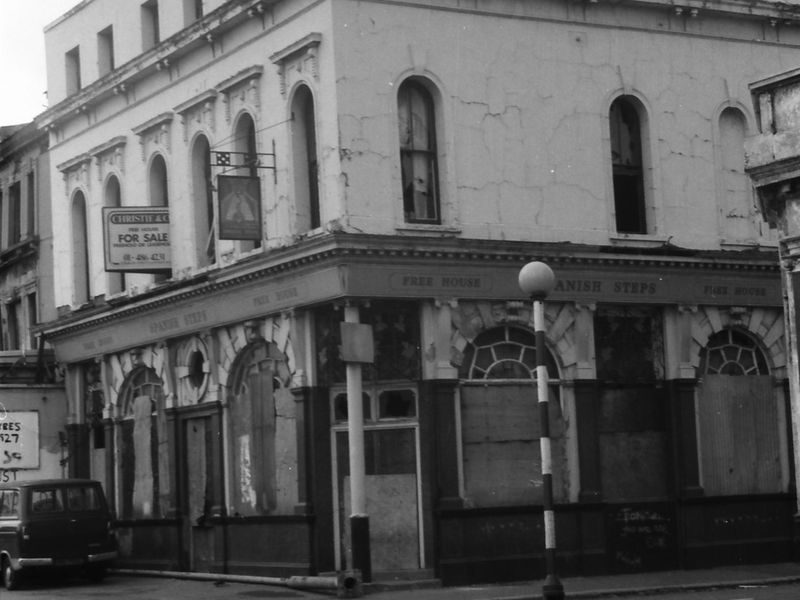 Spanish Steps London E16 taken in 1986.. (Pub, External, Key). Published on 09-01-2019 