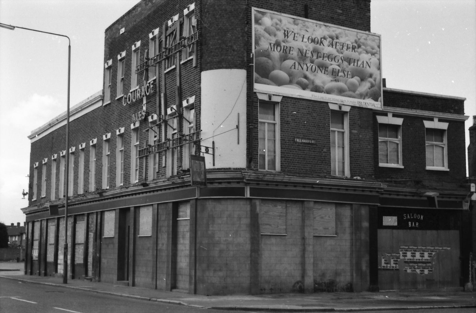 Kilkenny Castle London E16 taken 29 Aug 1988.. (Pub, External, Key). Published on 09-01-2019