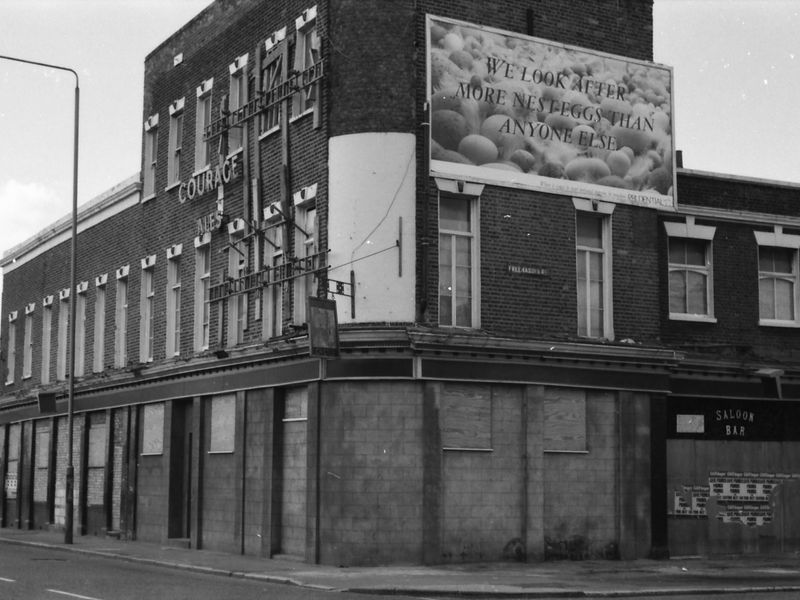 Kilkenny Castle London E16 taken 29 Aug 1988.. (Pub, External, Key). Published on 09-01-2019