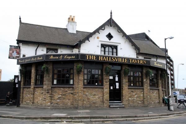 Hallsville Tavern London E16. (Pub, External). Published on 15-11-2013