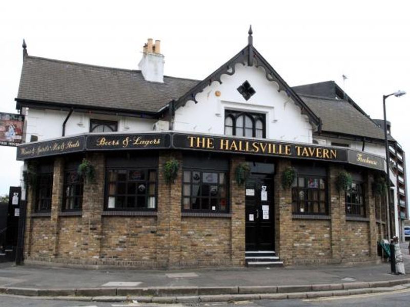 Hallsville Tavern London E16. (Pub, External). Published on 15-11-2013