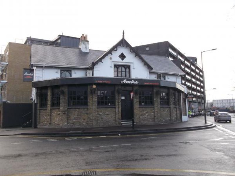 Hallsvill London E16 taken Jan 2014. (Pub, External). Published on 23-01-2014