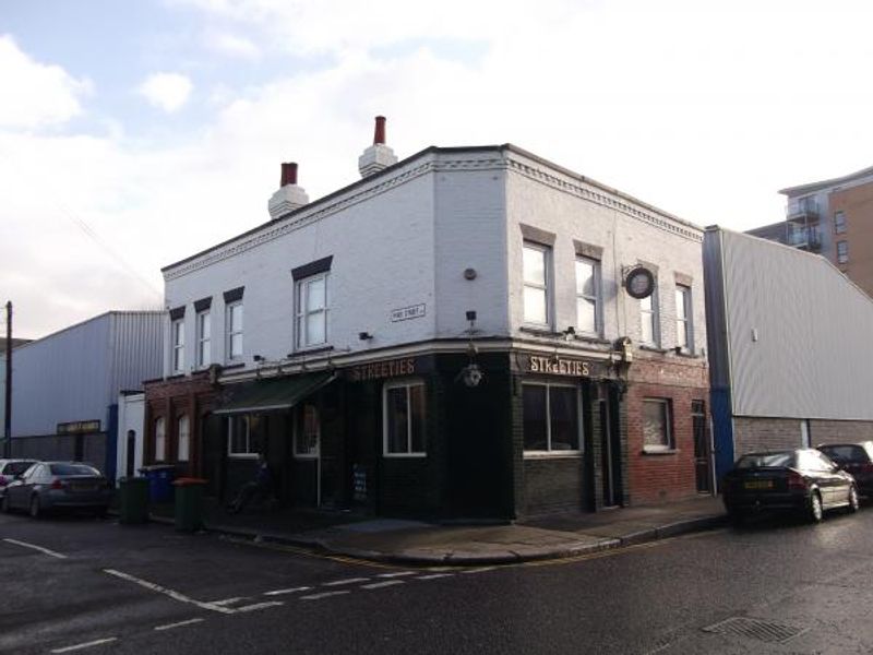 Streeties London E16 taken Jan 2014. (Pub, External). Published on 23-01-2014