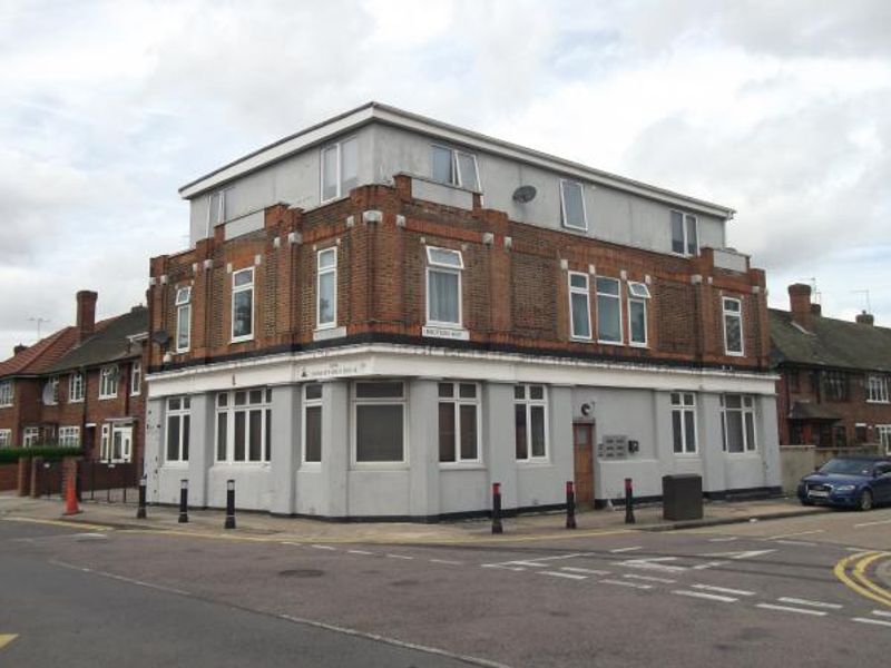 Shakespeares Head London E16 taken Aug 2012. (Pub, External). Published on 15-11-2013