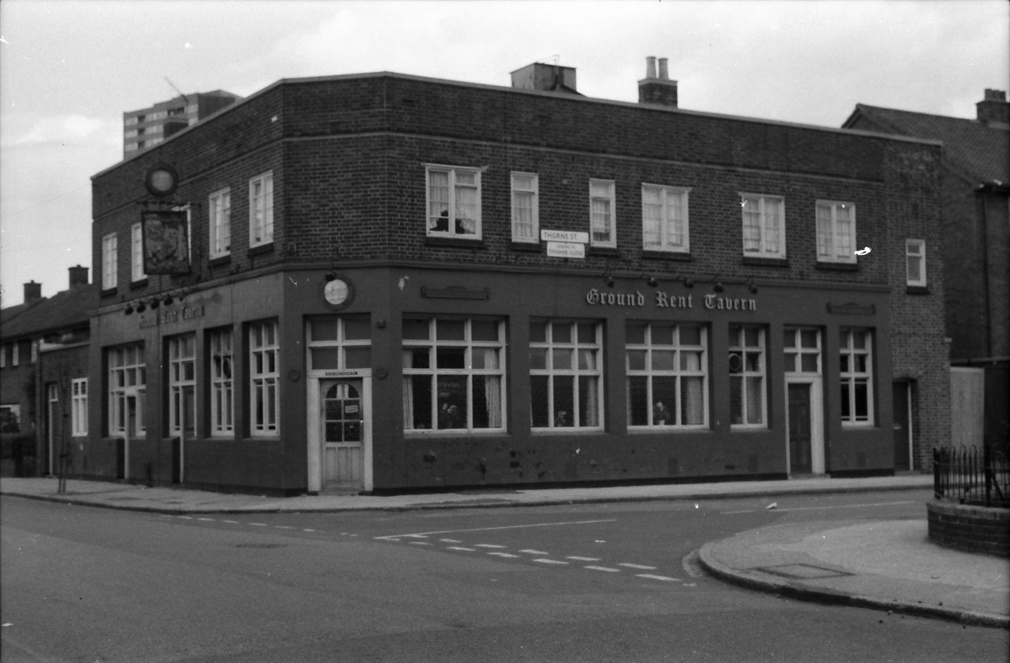 Ground Rent Tavern London E16 taken 29 Aug 1988.. (Pub, External, Key). Published on 09-01-2019