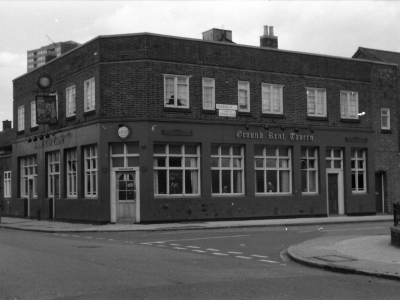 Ground Rent Tavern London E16 taken 29 Aug 1988.. (Pub, External, Key). Published on 09-01-2019