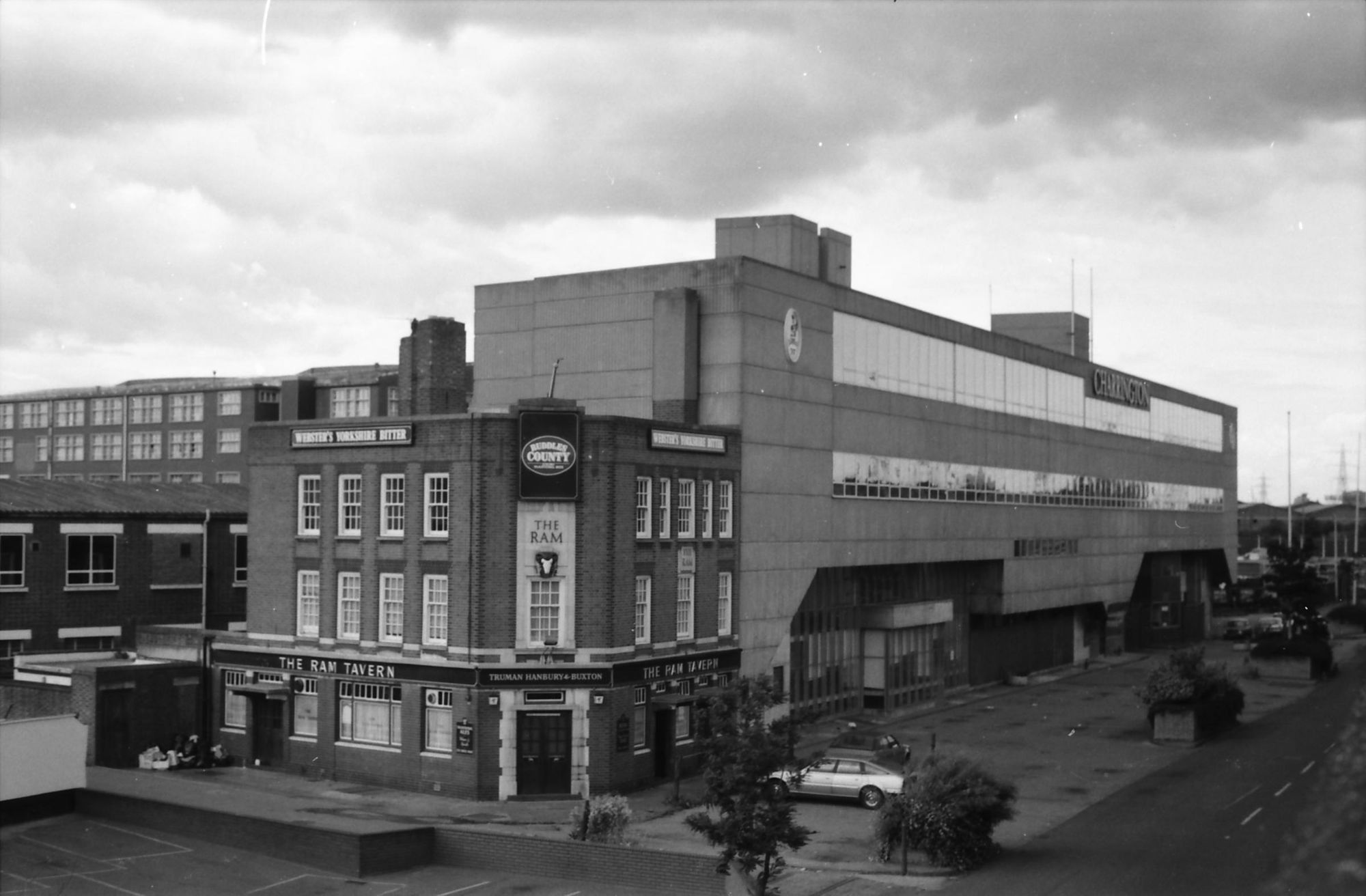 Ram Tavern London E16 taken 29 Aug 1988.. (Pub, External). Published on 09-01-2019