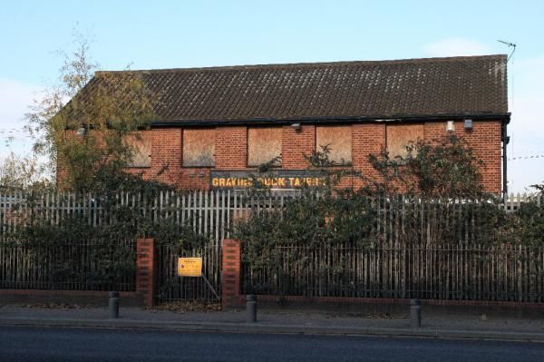 Fraving Dock Tavern London E16. (Pub, External). Published on 15-11-2013