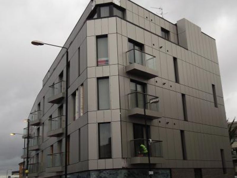 Railway Hotel London E16 takenAug 2012. (Pub, External, Key). Published on 15-11-2013 