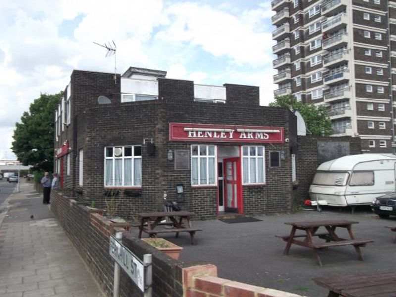 Henley Arms London E16 taken July 2012. (Pub, External). Published on 15-11-2013 