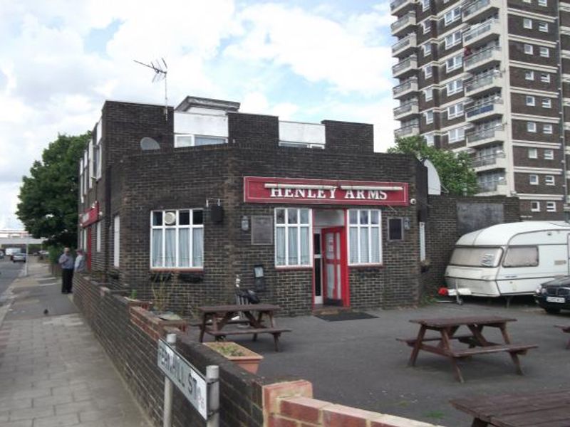 Henley Arms London E16 taken July 2012. (Pub, External). Published on 15-11-2013