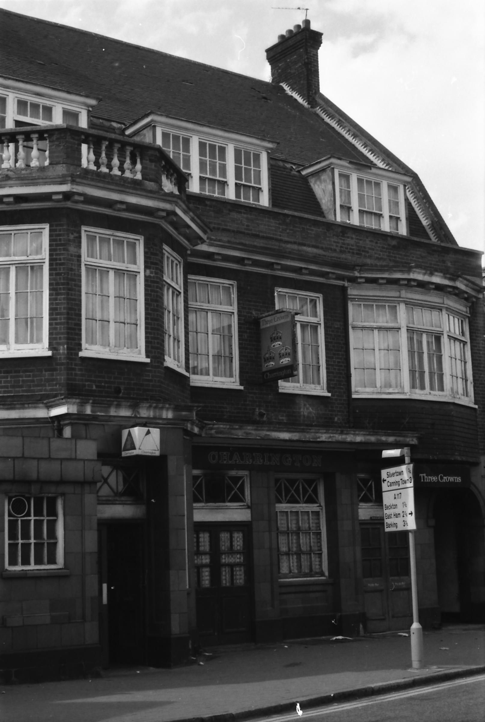 Three Crowns London E16 taken 29 Aug 1988.. (Pub, External, Key). Published on 09-01-2019