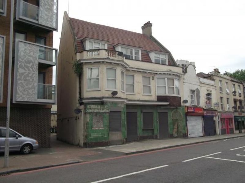 Three Crowns London E16 taken July 2012. (Pub, External, Key). Published on 15-11-2013 