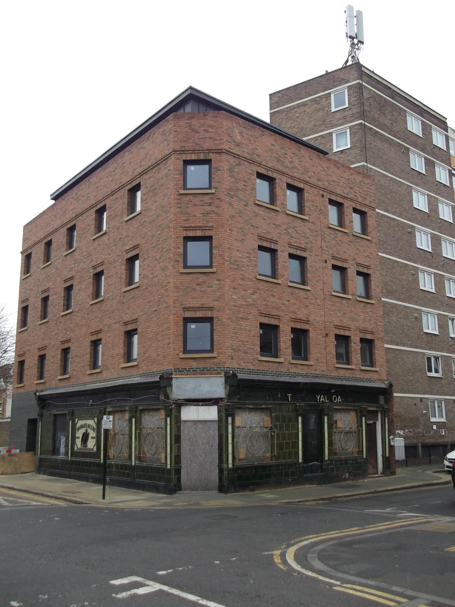 Royal Oak Woodman Street London E16-20211223.. Published on 08-01-2022