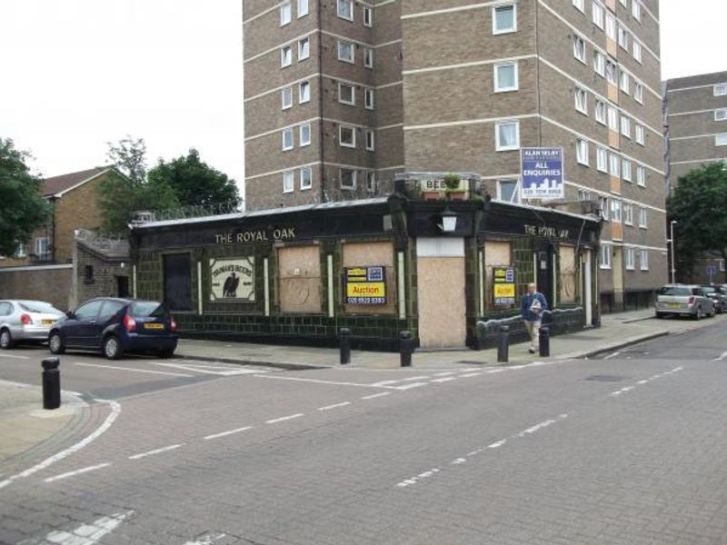 Royal Oak Woodman St London E16 taken July 2012. (Pub, External, Key). Published on 15-11-2013