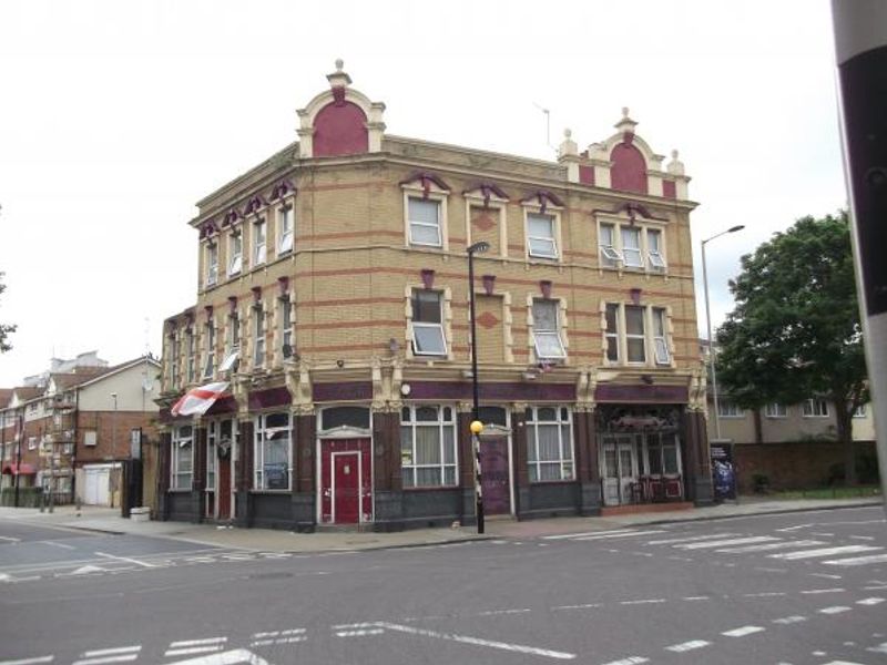 Royal Standard London E16 taken July 2012. (Pub, External, Key). Published on 15-11-2013