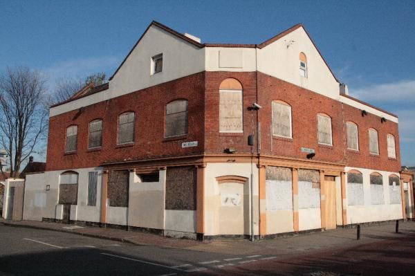 Royal Albert London E16. (Pub, External, Key). Published on 15-11-2013