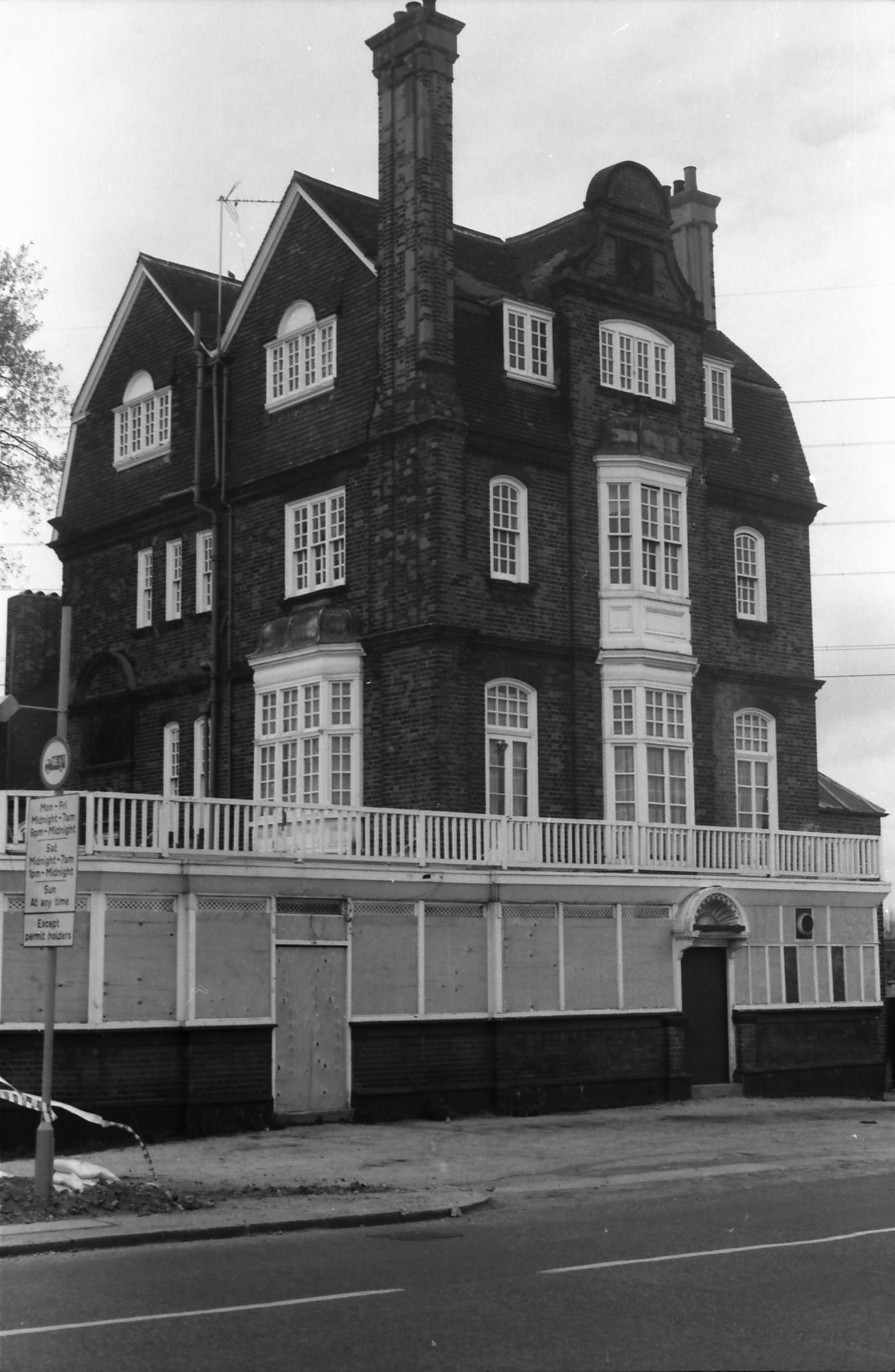 Connaught Tavern London E16 taken in 1986.. (Pub, External). Published on 09-01-2019