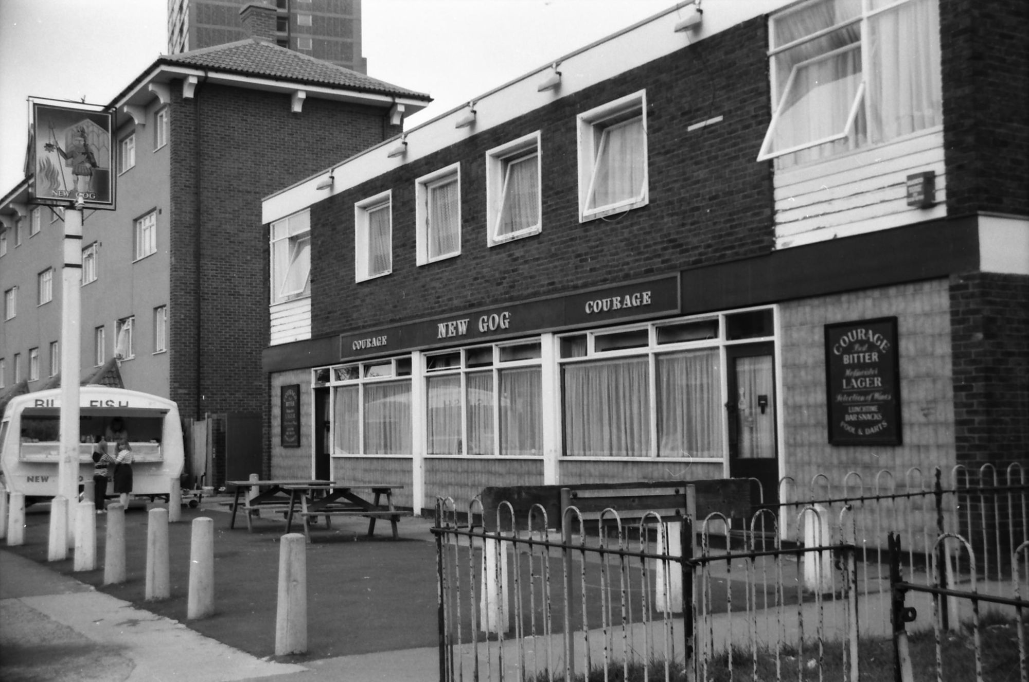 New Gog London E16 taken 17 Sept 1988.. (Pub, External). Published on 09-01-2019