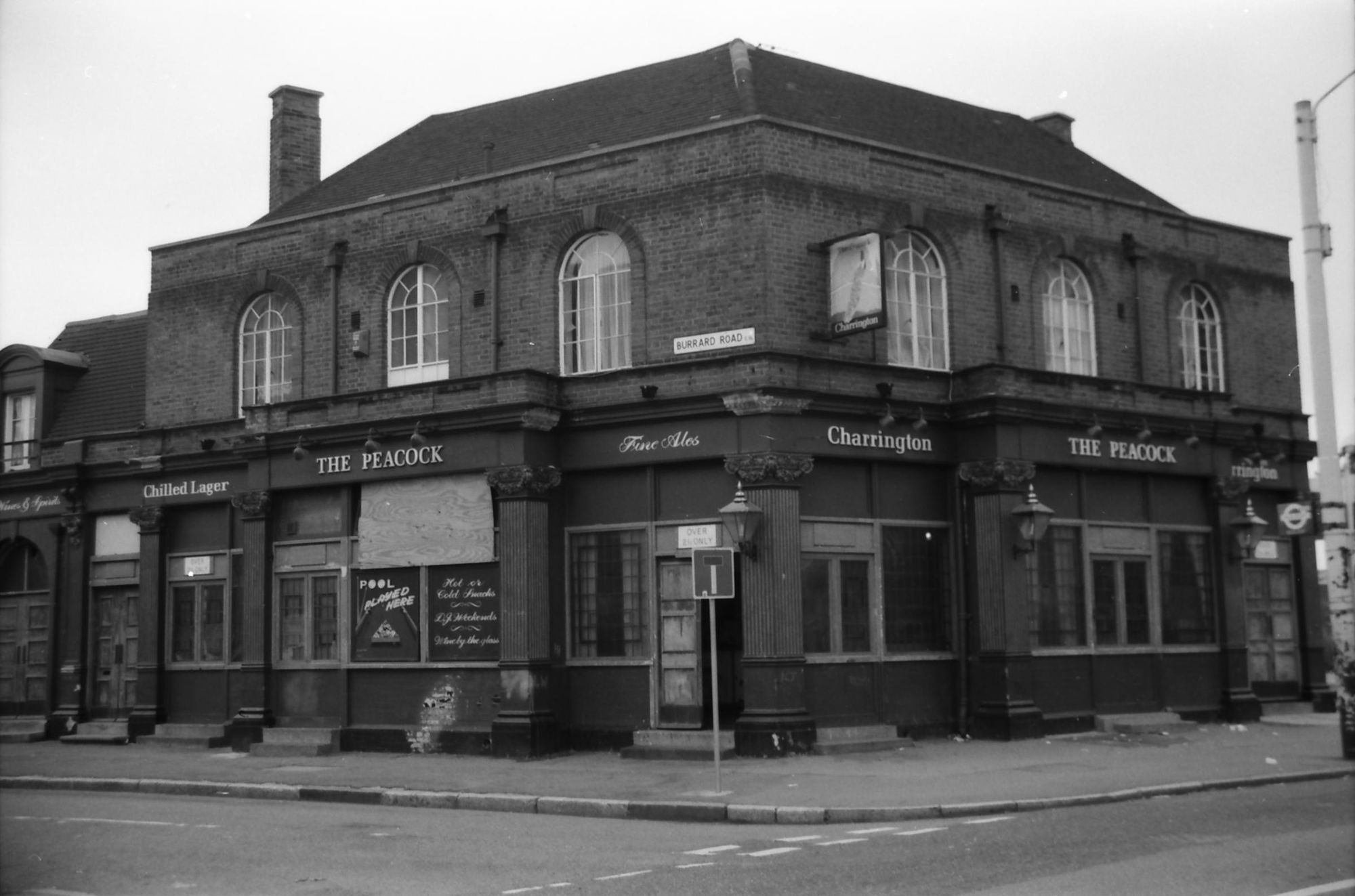 Peacock London E16 taken 17 Sept 1988. (Pub, External, Key). Published on 09-01-2019