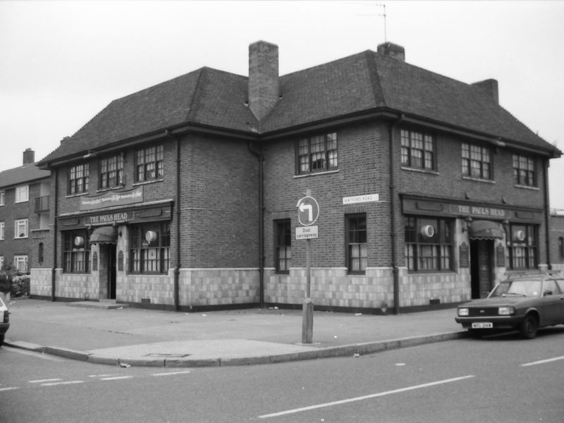 Pauls Head London E16 taken 17 Sept 1988.. (Pub, External, Key). Published on 09-01-2019