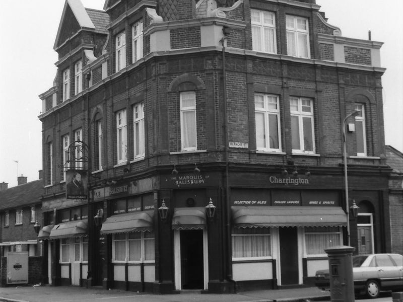 Marquis of Salisbury London E16 taken in Sept 1988.. (Pub, External, Key). Published on 10-01-2019