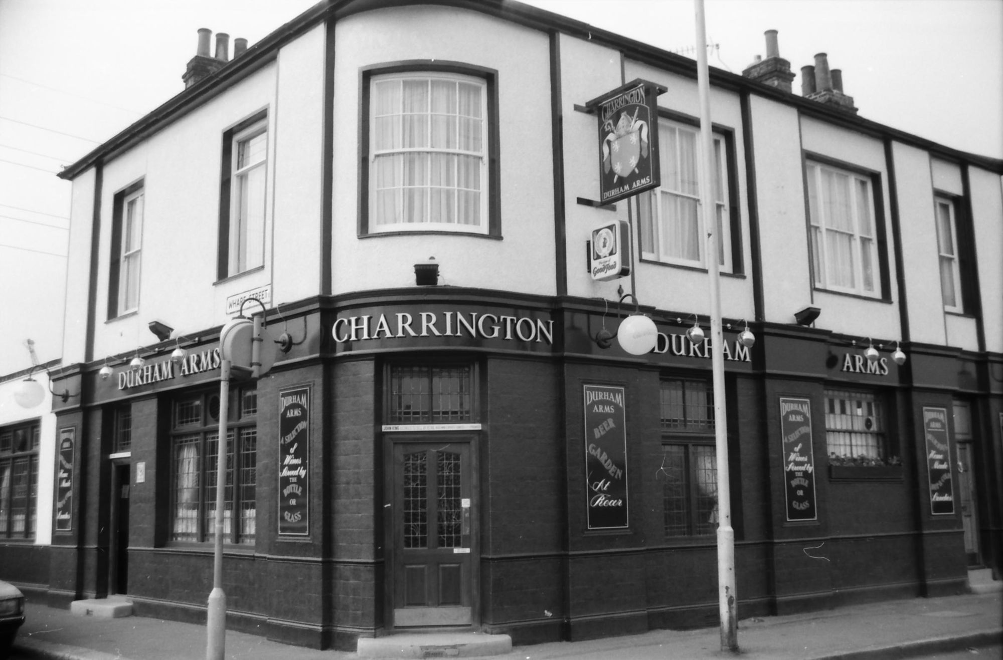 Durham Arms London E16 taken 17 Sept 1988.. (Pub, External). Published on 09-01-2019