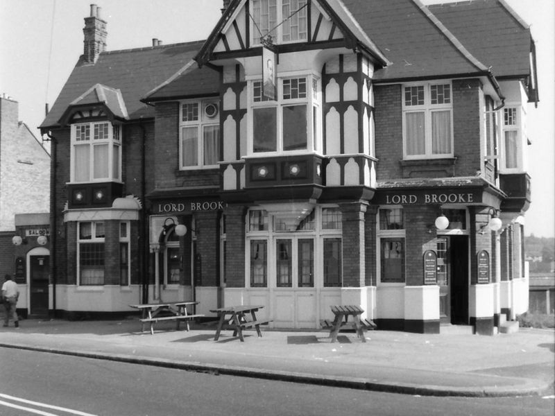 Lord Brooke London E17 taken in Oct 1988.. (Pub, External, Key). Published on 10-01-2019