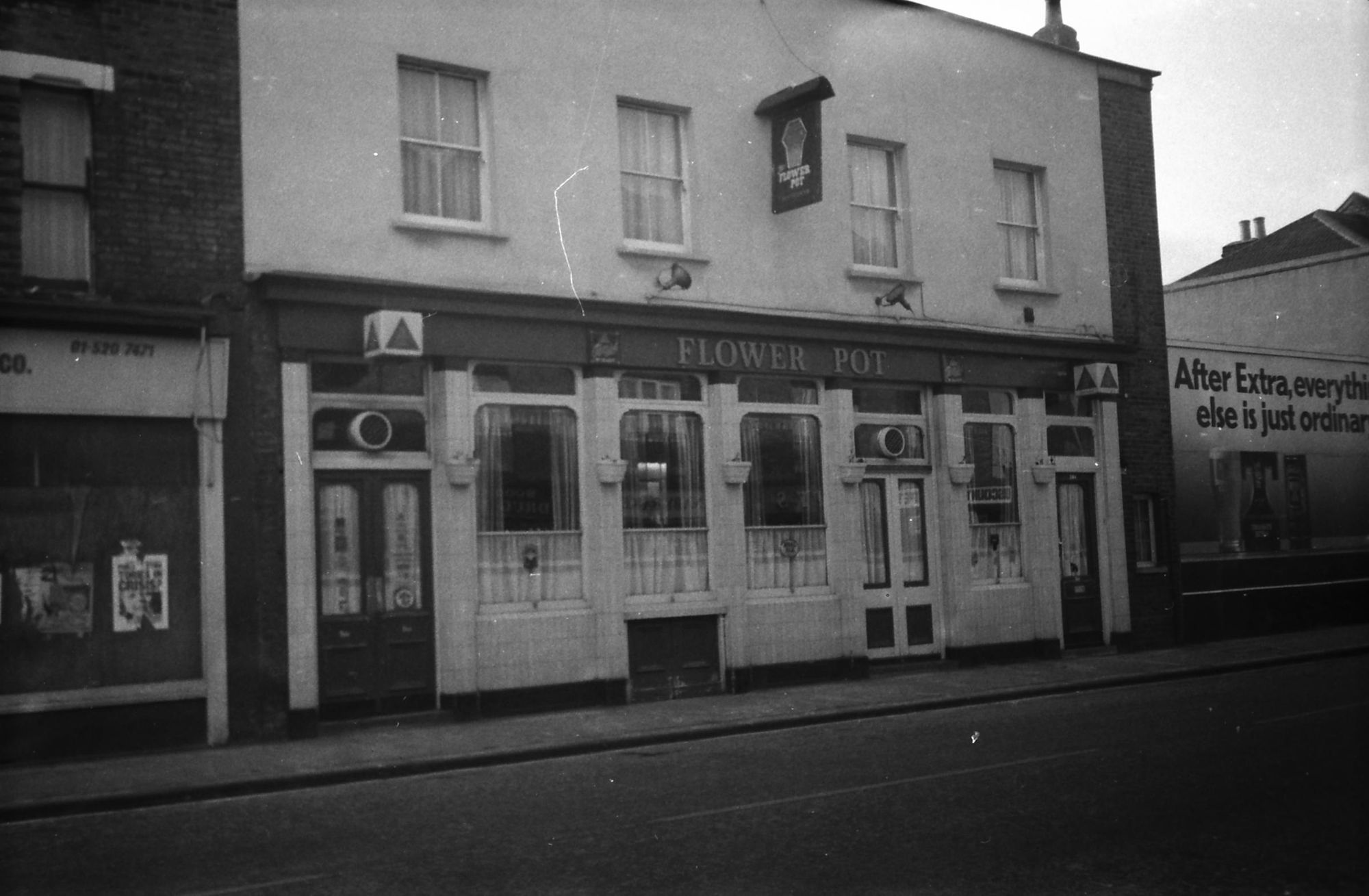 Flower Pot London E17 taken in 1986.. (Pub, External). Published on 10-01-2019