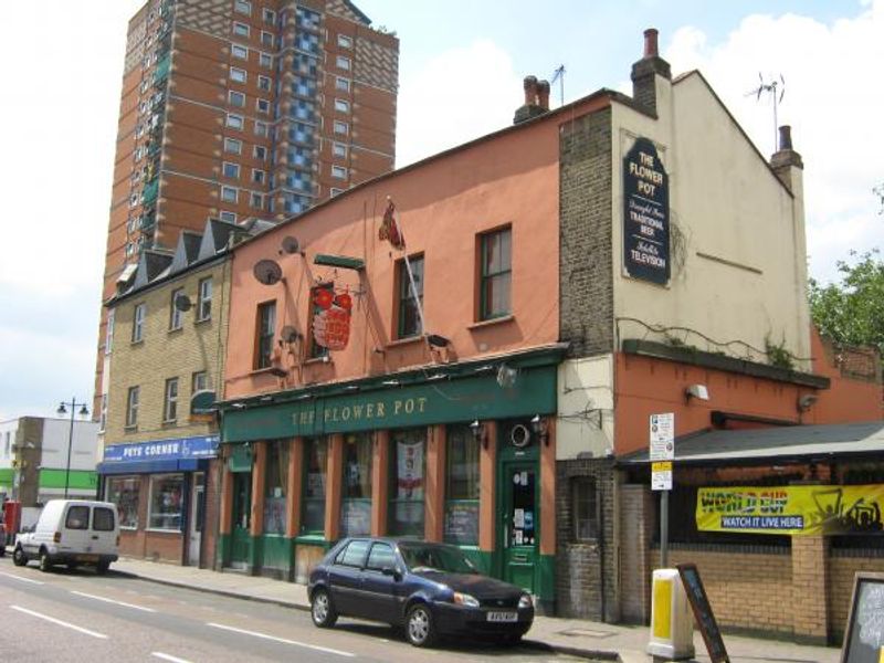Flower Pot London E17. (Pub, External). Published on 18-11-2013