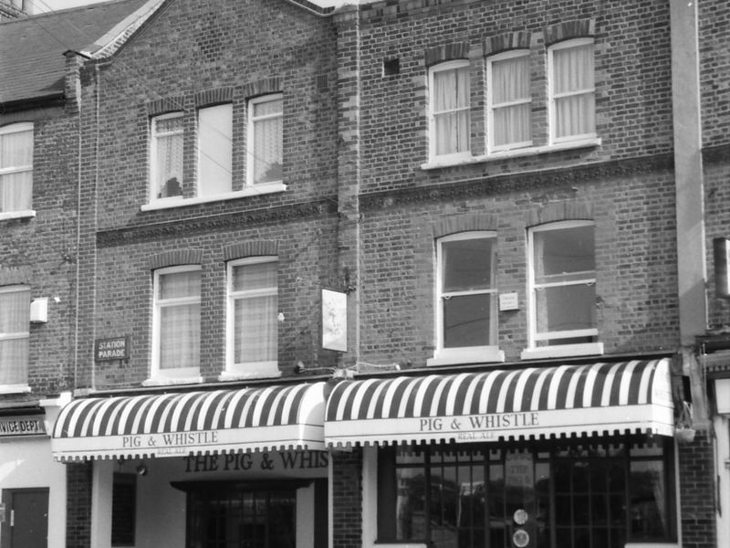 Pig & Whistle London E17 taken in Oct 1988.. (Pub, External, Key). Published on 10-01-2019