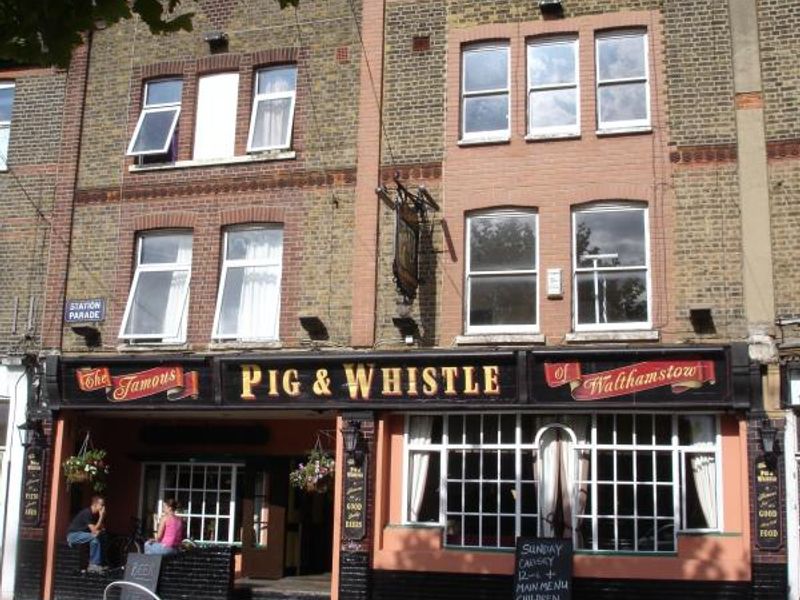 Pig & Whistle London E17 Aug 2007. (Pub, External). Published on 18-11-2013