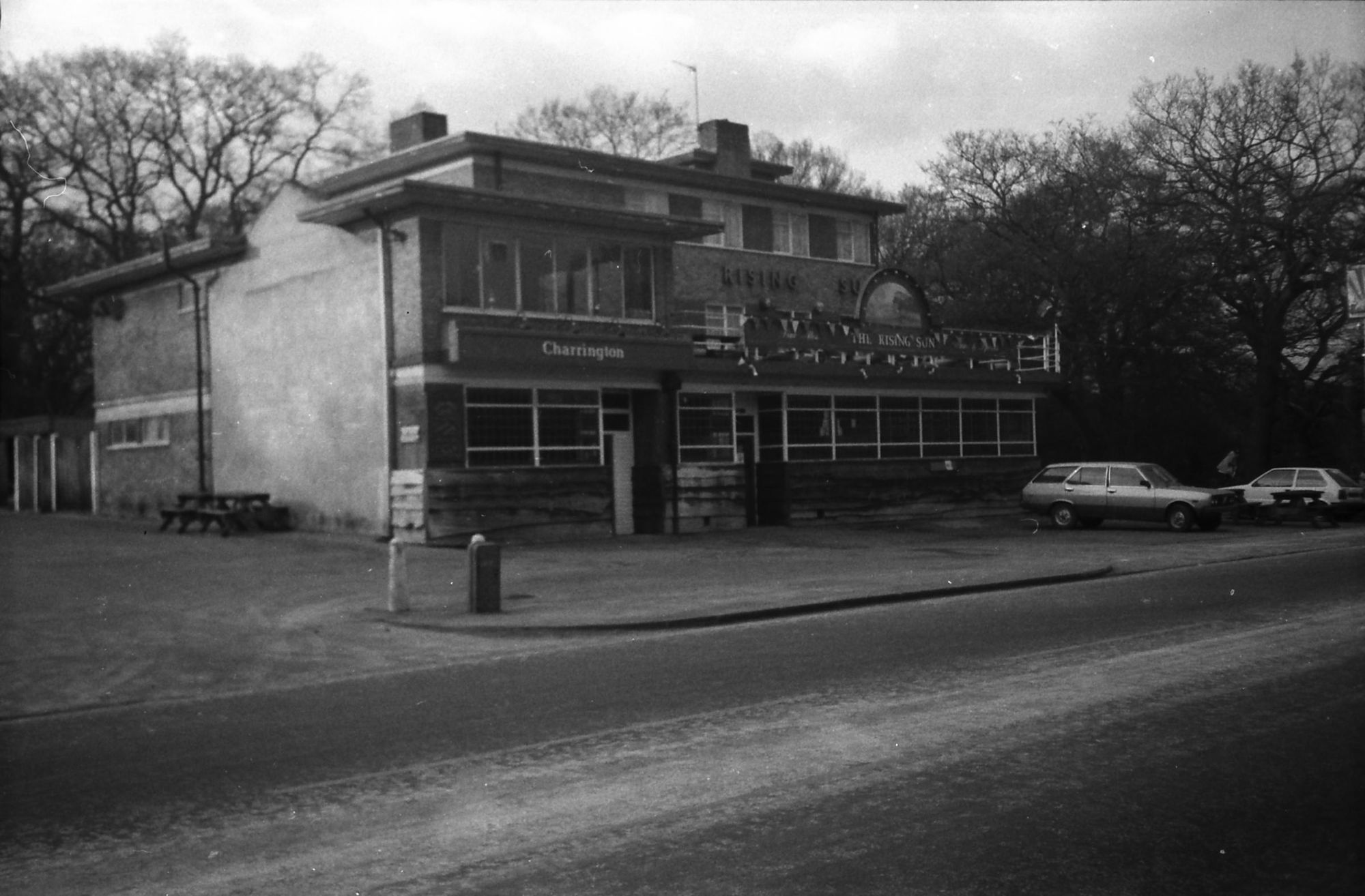 Rising Sun London E17 taken in 1986.. (Pub, External, Key). Published on 10-01-2019