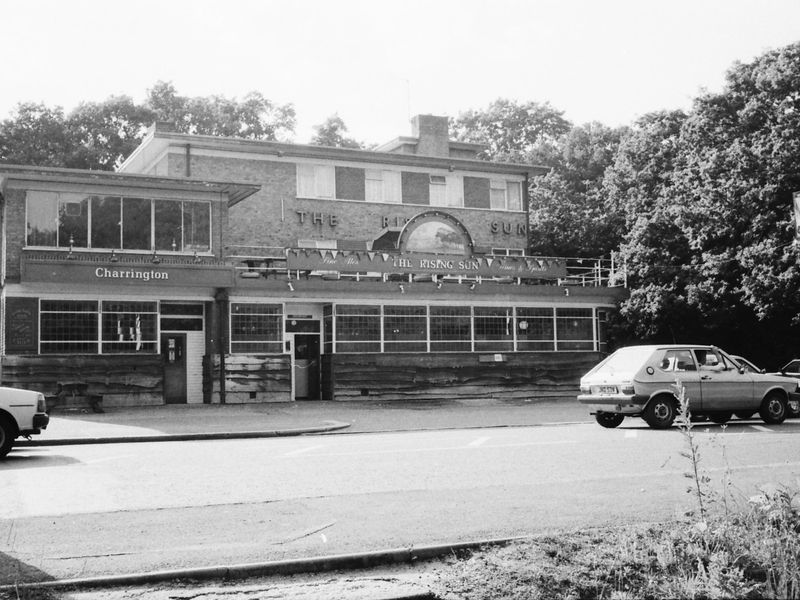 Rising Sun London E17 taken in 1987.. (Pub, External). Published on 10-01-2019