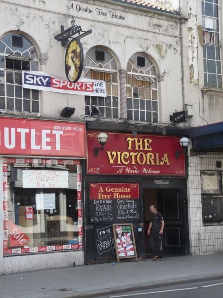 Victoria London E17. (Pub, External). Published on 18-11-2013