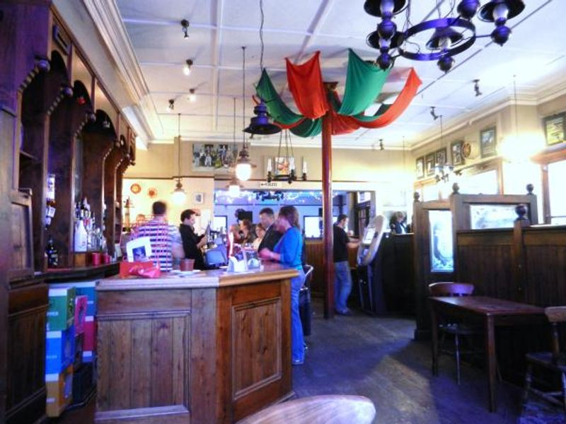 Olde Rose & Crown London E17 taken May 2011. (Pub, External). Published on 18-11-2013