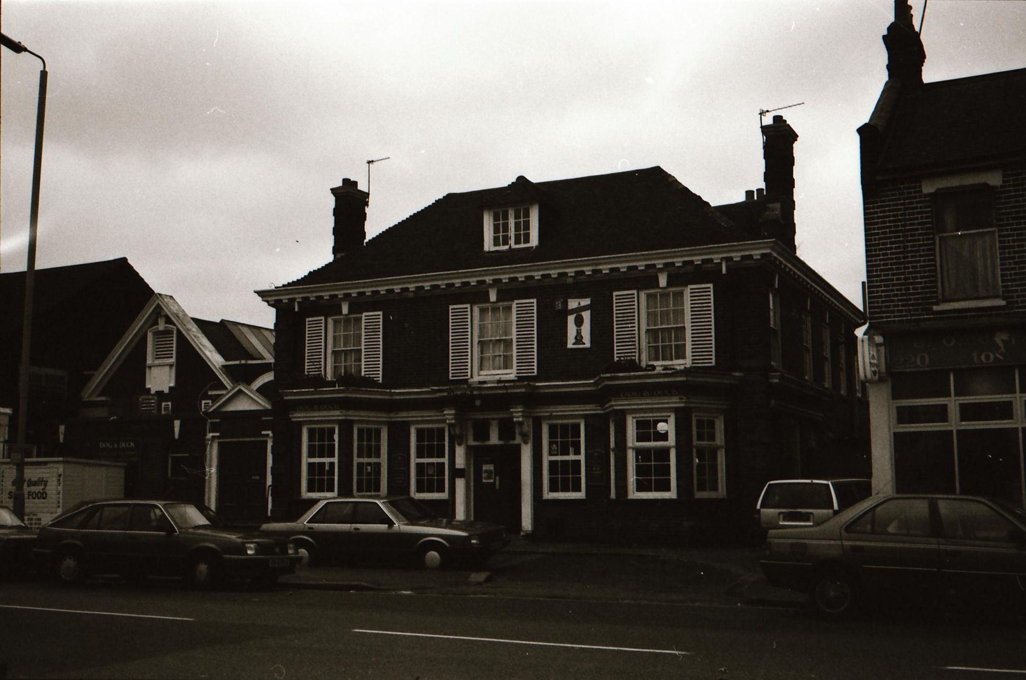 Dog & Duck London E17 taken between Dec 1992-Jan 1994.. (Pub, External). Published on 10-01-2019