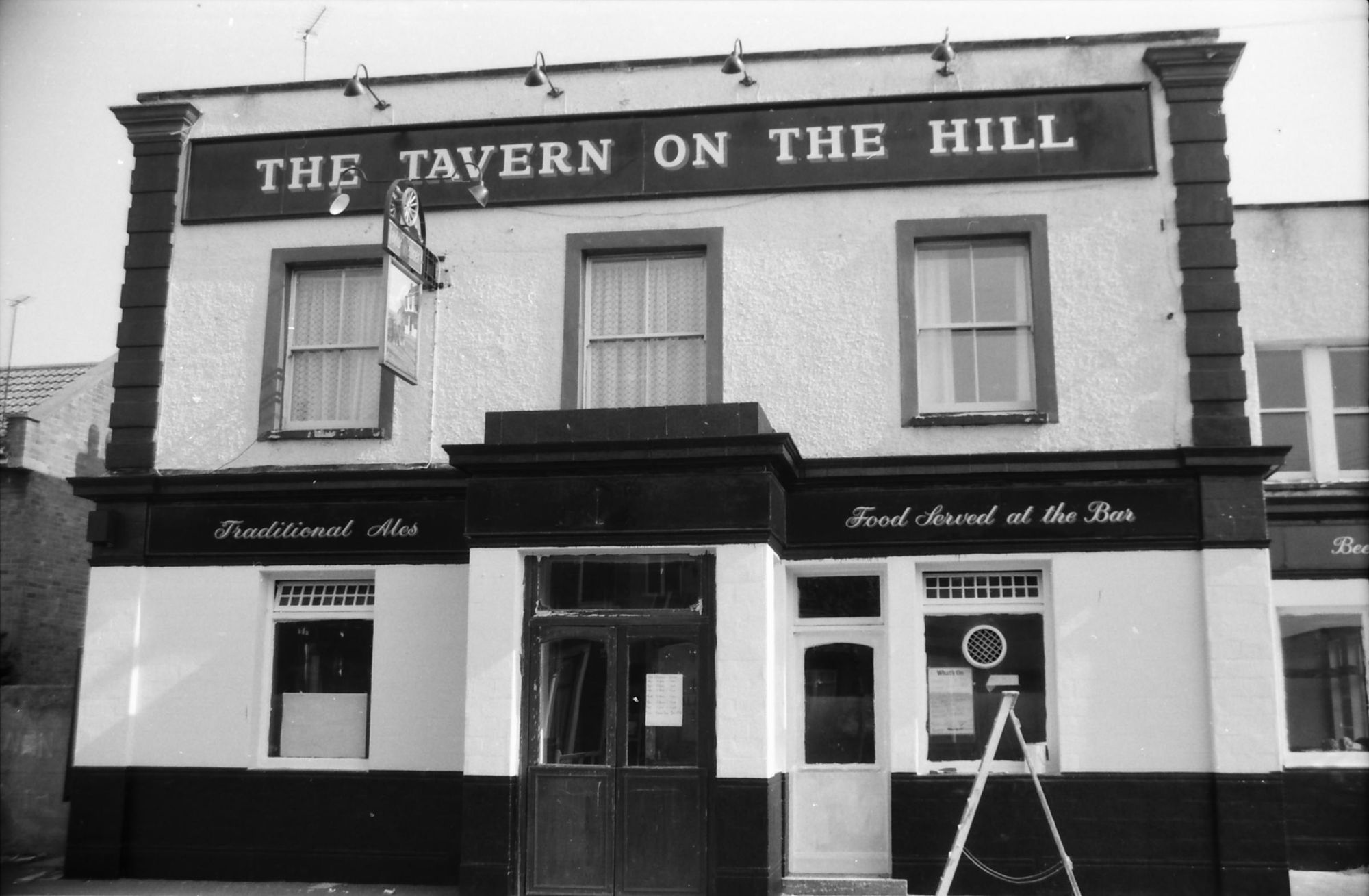 Tavern on the Hill London E17 taken in Oct 1988.. (Pub, External). Published on 10-01-2019